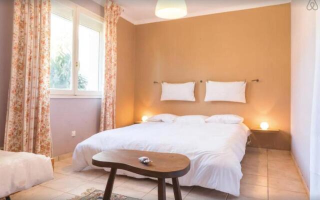 Nice 200 M With TerracePiscine Near The Sea