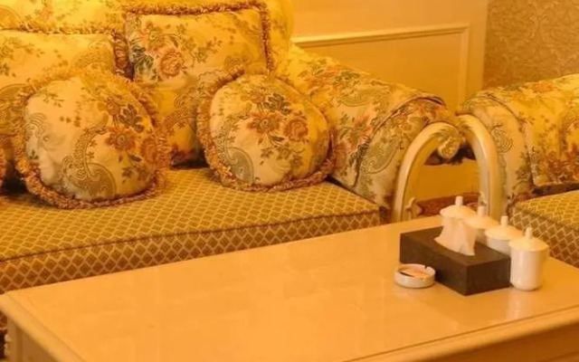 Zhengzhou Jindefu Hotel