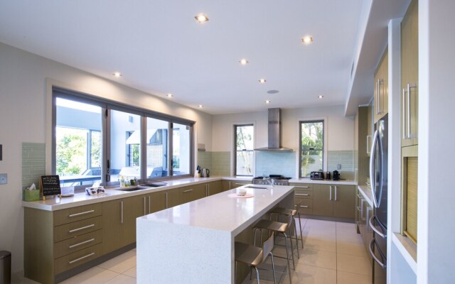 Gold Coast Luxury Waterfront House