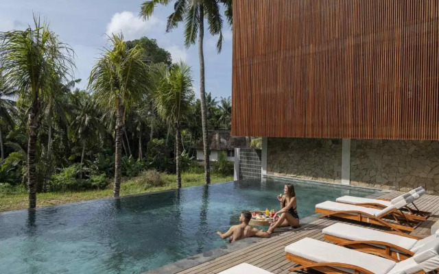 Unagi Wooden Villa by Emana
