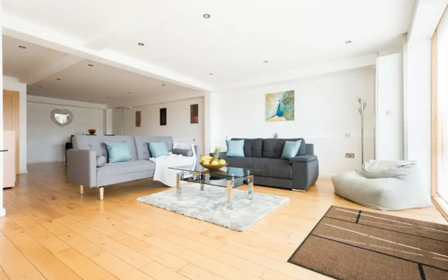 Platinum Apartment next to London Bridge 9995