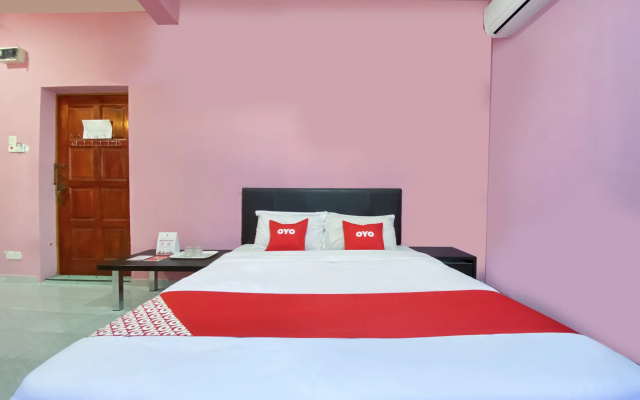 Super OYO 90039 Coop Hotel Kangar