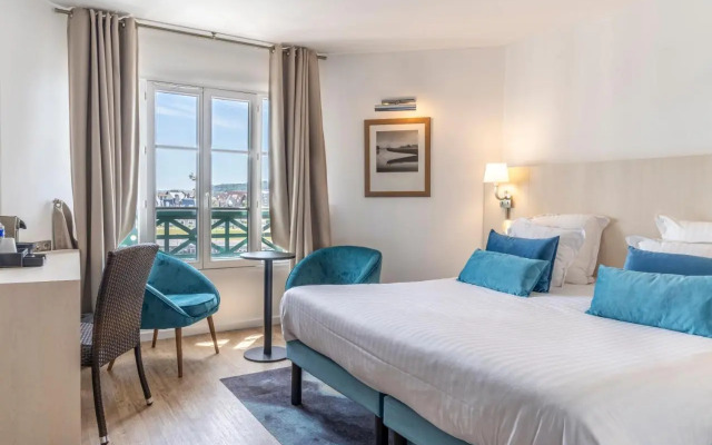 Latitudes Beach Hotel
