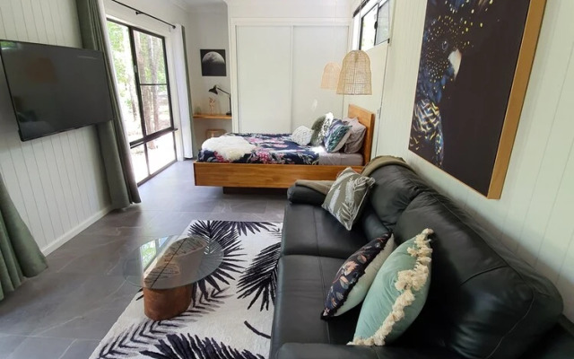 Airlie Beach Eco Cabins - Adults only