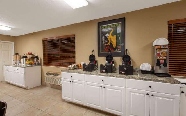 AmericInn by Wyndham Petoskey