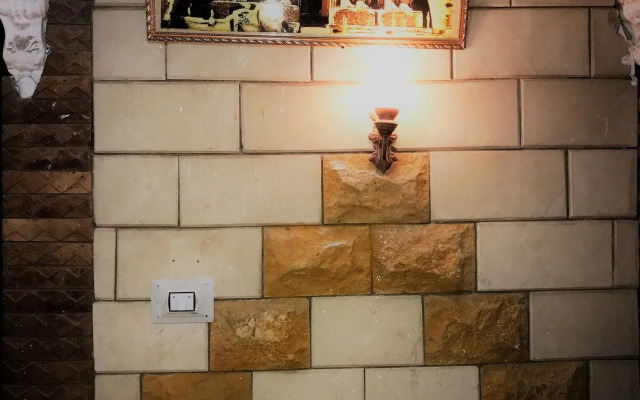 3 Pyramids View Inn