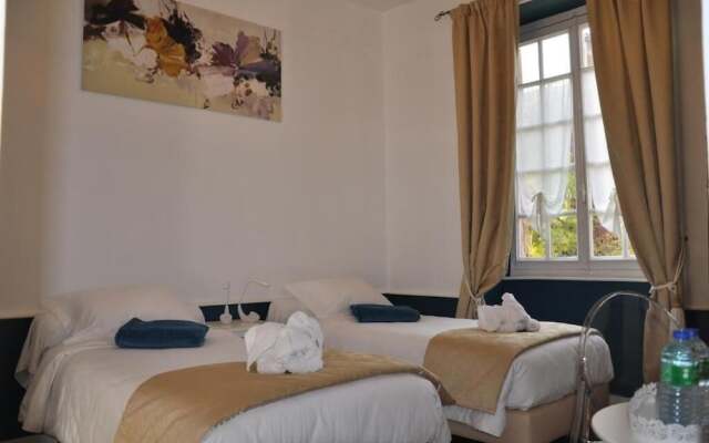 Maison Du Prince De Conde