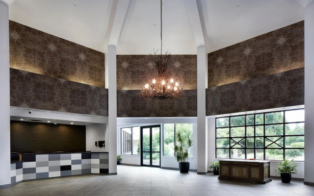 Tarrytown House Estate