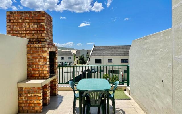 84 Settler Sands Beachfront Accommodation Sea View