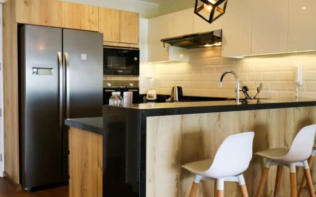 w Fascinating 1BR With Balcony in Miraflores
