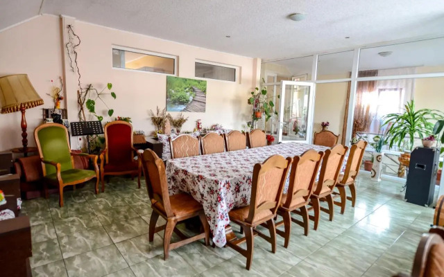 Hostel Roata Cu Noroc