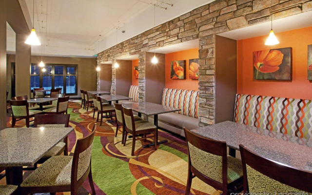 Comfort Inn & Suites Brighton Denver NE Medical Center