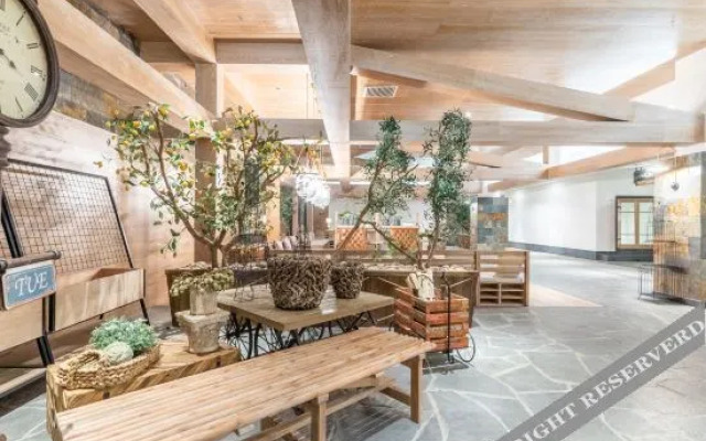 Qinghe Peninsula Hot Spring Resort Hotel
