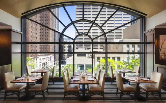 Omni Chicago Hotel