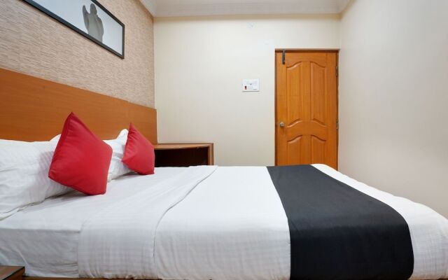 Capital O 46832 Gaayatri Residency
