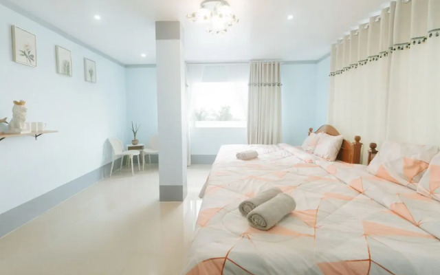 Marina Breeze Resort