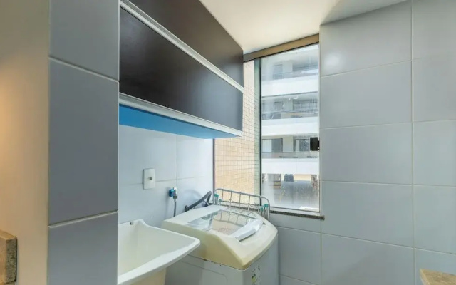 Apt w/ Balcony Steps From the Sea, Ilheus Erw0301