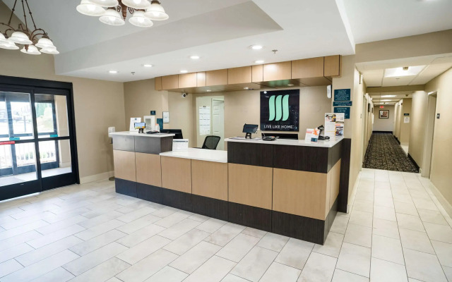 Mainstay Suites Knoxville Airport