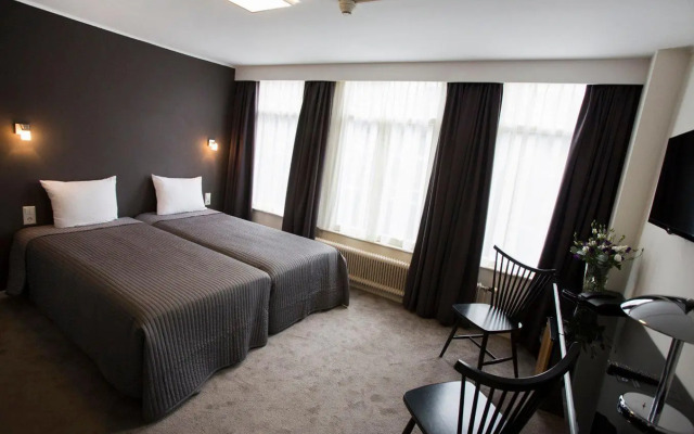 Quentin Hotel Golden Bear