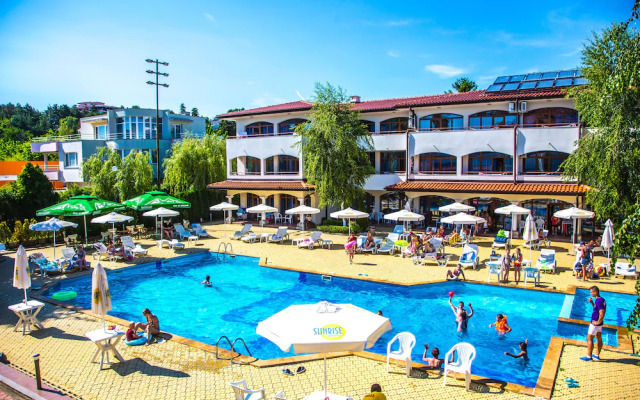 Complex Sunrise by HMG - All Inclusive