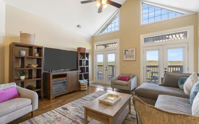 Luxury Penthouse Near Silver Dollar City