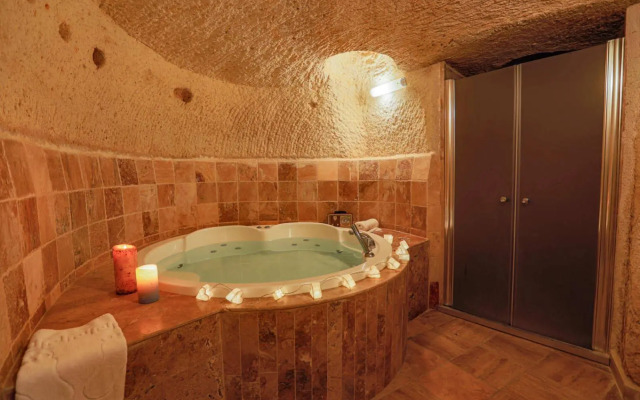 Sinasos Palace Cave Hotel