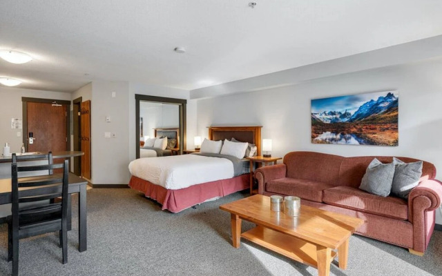 LARGE Studio | Ski In/Out | Pool & Hot Tubs | Central Upper Village Location