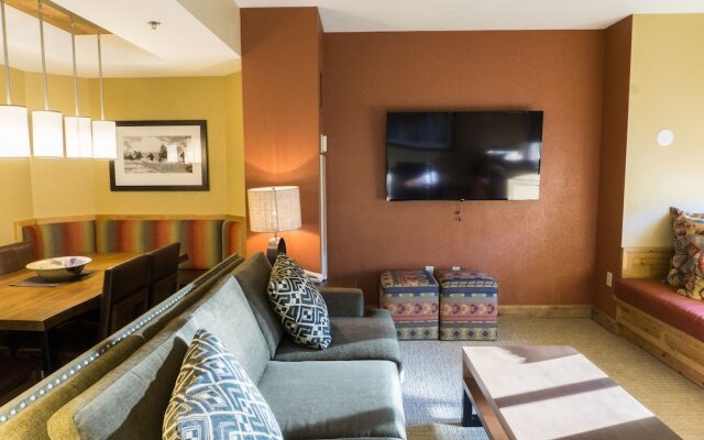 Grand Summit Mountainside Next to Red Pine Gondola by RedAwning - Save 20% on 7+ Nights!