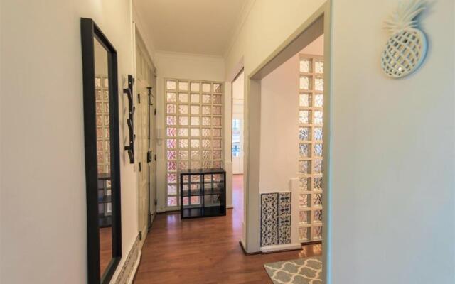 Charming Chiado 2Bedr W/Balcony And View