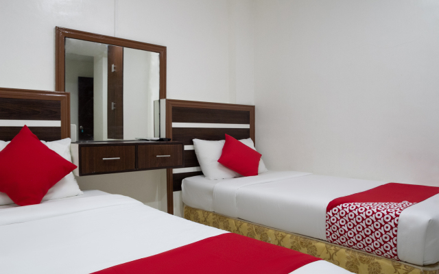 Circle-b Apartelle & Suites