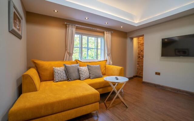 Bond Street Apartments