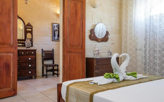Villayana Gozitan Farmhouse with pool