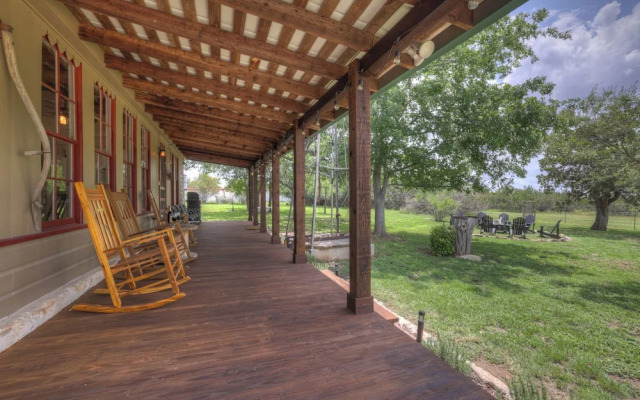 Rocking Ox Gasthaus-5 Minutes to Downtown!