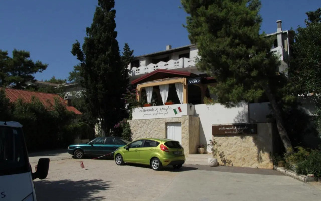 Novalja Inn 2