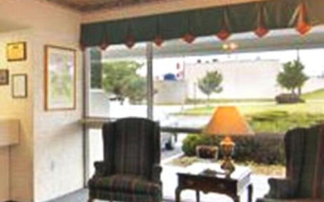 Howard Johnson by Wyndham Commerce GA