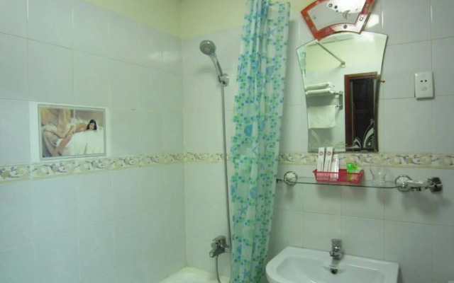 Tan Hoang Long Hotel District 5