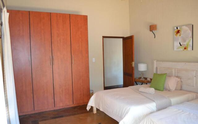 Makhato 84 Bush Lodge