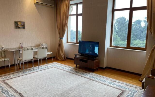 Gloriya Boulevard Apartment