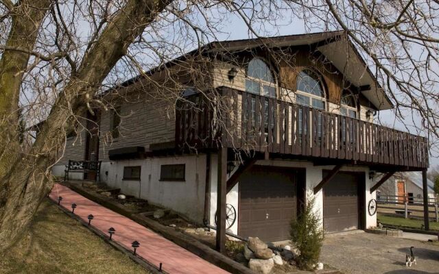 Joe-Lin Station Bed & Breakfast