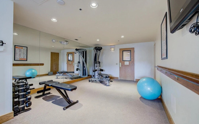 Ski-in Downtown Breckenridge Condo