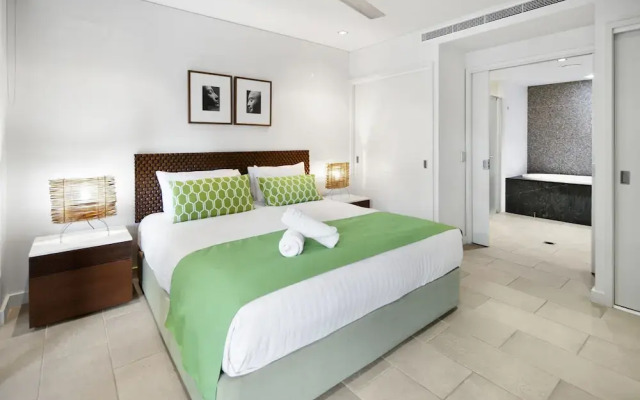 Temple 221 2BR Resort Spa Apartment