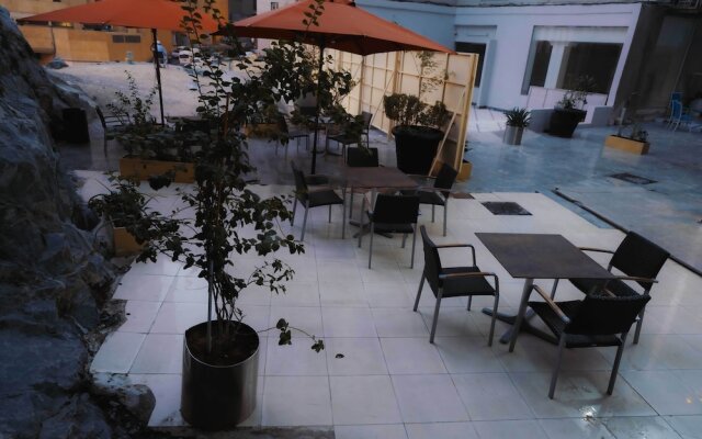 Nour Al Thuria Hotel