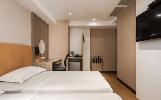 The Riverside Hotel International