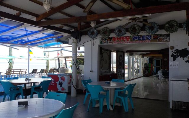 Bolabog Beach Resort