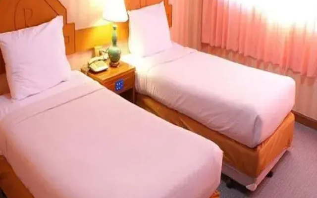 River Hotel The Budget