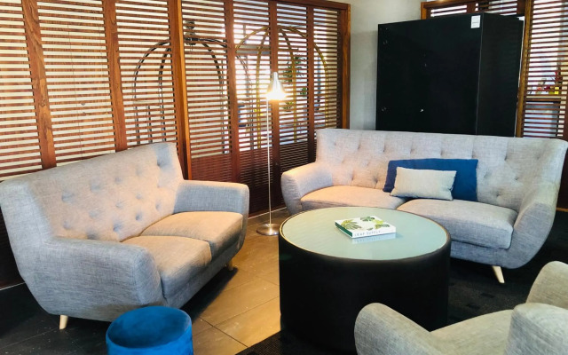 Central Hillcrest Apartment Hotel