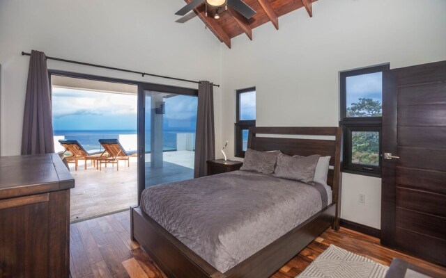 Ocean Pearl 4 Bedroom Home by RedAwning