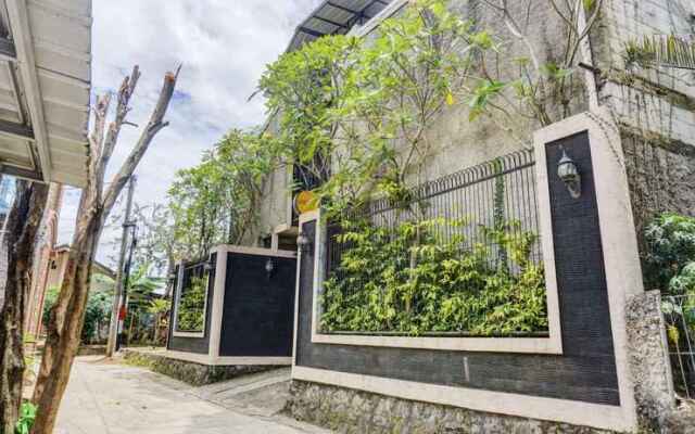 SPOT ON 90146 Sugianto Guesthouse Syariah