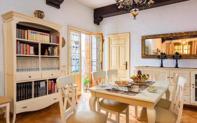 Barrio Santa Cruz HSH