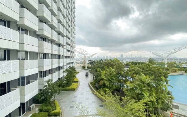 Homey Living Studio At West Vista Apartment